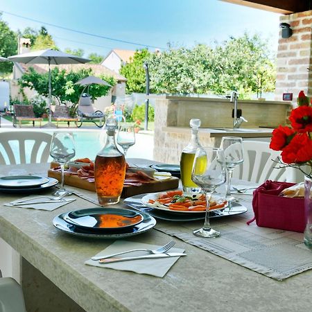 Villa Aromatica Vižinada Exteriér fotografie